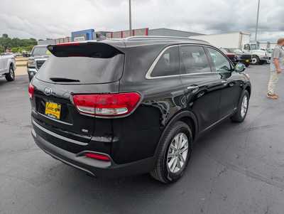 2016 Kia Sorento, $7998. Photo 8