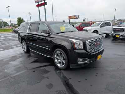 2017 GMC Yukon XL, $27977. Photo 2