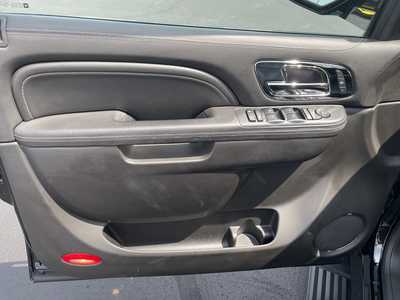 2014 Cadillac Escalade ESV, $28986. Photo 11