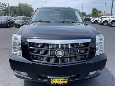 2014 Cadillac Escalade ESV, $28986. Photo 3