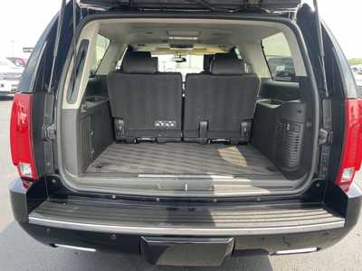 2014 Cadillac Escalade ESV, $28986. Photo 9