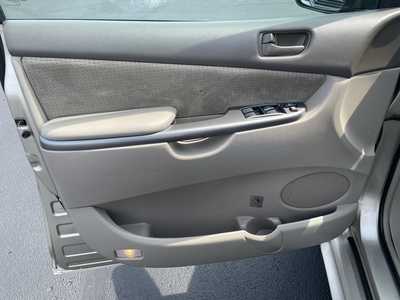2010 Toyota Sienna, $17997. Photo 11