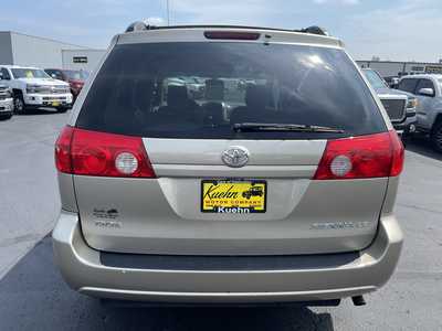2010 Toyota Sienna, $17997. Photo 7