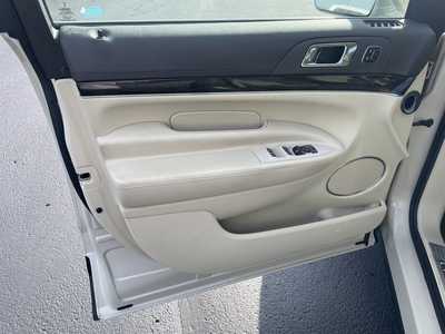 2015 Lincoln MKT, $11997. Photo 11