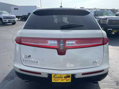 2015 Lincoln MKT, $11997. Photo 7