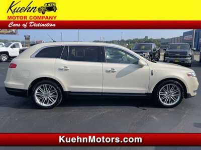 2015 Lincoln MKT, $11997. Photo 1