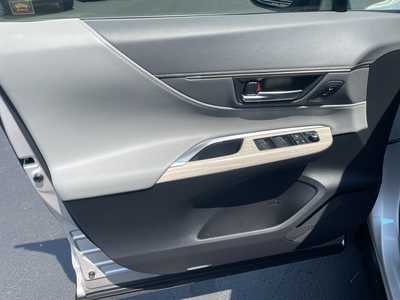 2021 Toyota Venza, $23994. Photo 11