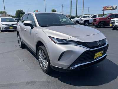 2021 Toyota Venza, $23994. Photo 2