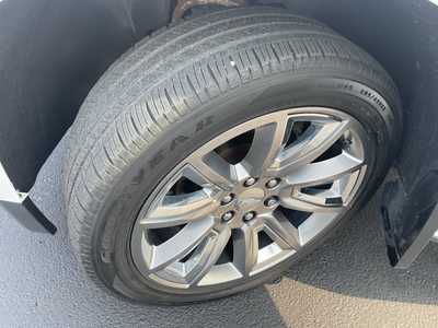 2016 Chevrolet Suburban, $25900. Photo 11