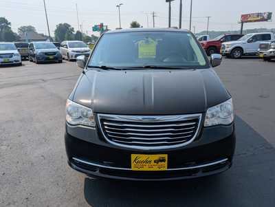 2014 Chrysler Town & Country, $8247. Photo 3