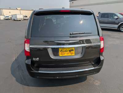 2014 Chrysler Town & Country, $8247. Photo 7