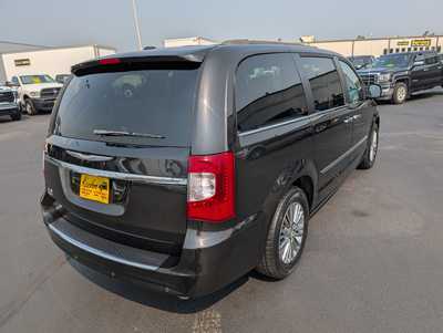 2014 Chrysler Town & Country, $8247. Photo 8