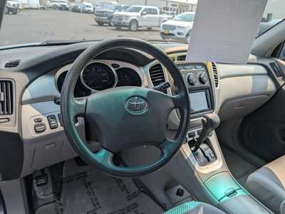 2007 Toyota Highlander, $8247. Photo 12