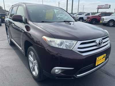 2013 Toyota Highlander, $11997. Photo 2