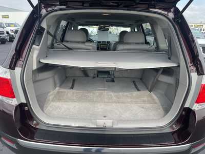 2013 Toyota Highlander, $11997. Photo 9