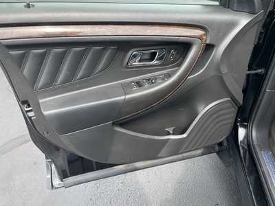 2018 Ford Taurus, $11997. Photo 11