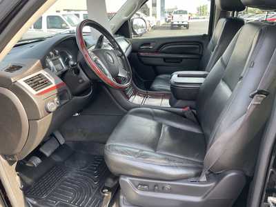 2013 Cadillac Escalade ESV, $13997. Photo 12