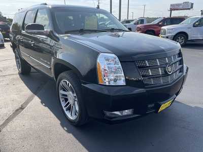 2013 Cadillac Escalade ESV, $13997. Photo 2