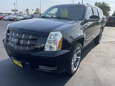 2013 Cadillac Escalade ESV, $13997. Photo 4