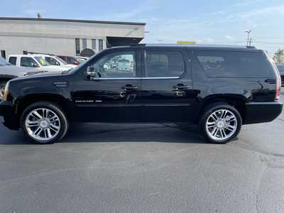 2013 Cadillac Escalade ESV, $13997. Photo 5