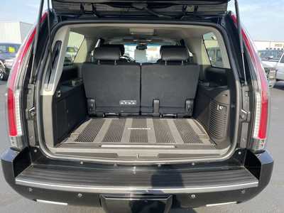 2013 Cadillac Escalade ESV, $13997. Photo 9