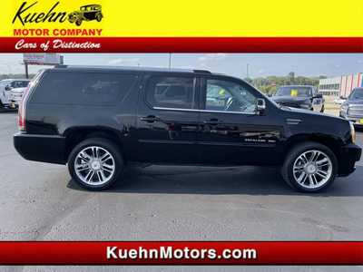 2013 Cadillac Escalade ESV, $13997. Photo 1