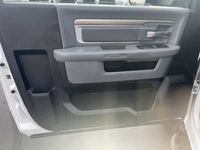 2017 RAM 3500 Reg Cab, $18997. Photo 11