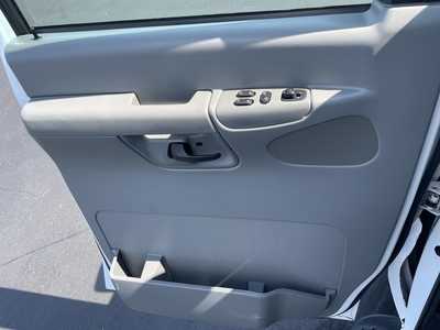 2008 Ford Van,Passenger, $9988. Photo 9