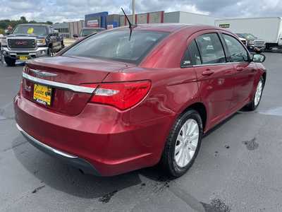 2011 Chrysler 200, $5495. Photo 8