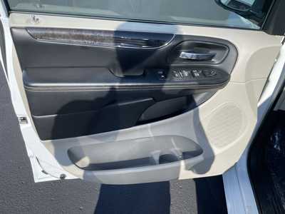 2016 Chrysler Town & Country, $6495. Photo 11