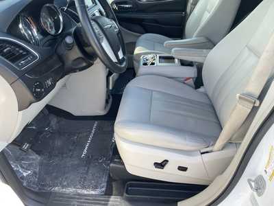 2016 Chrysler Town & Country, $6495. Photo 12
