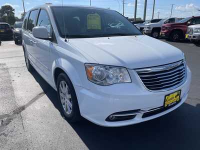 2016 Chrysler Town & Country, $6495. Photo 2