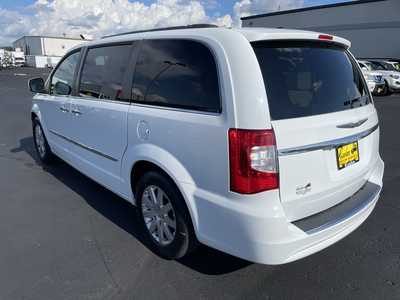 2016 Chrysler Town & Country, $6495. Photo 6