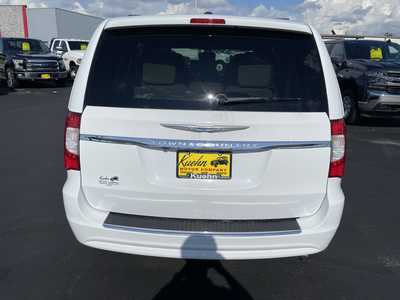 2016 Chrysler Town & Country, $6495. Photo 7