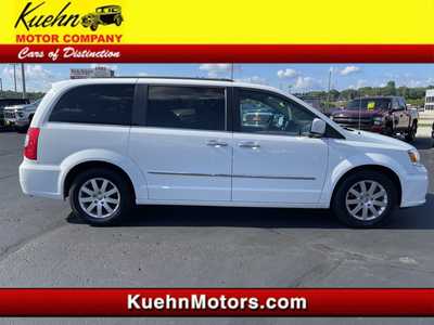 2016 Chrysler Town & Country, $6495. Photo 1