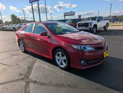 2012 Toyota Camry, $12986. Photo 2