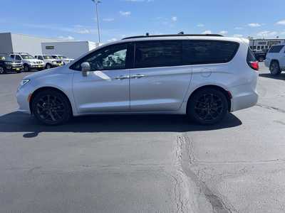 2022 Chrysler Pacifica, $28995. Photo 3