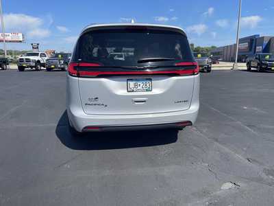 2022 Chrysler Pacifica, $28995. Photo 5