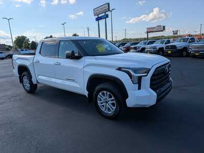 2022 Toyota Tundra Crew Cab, $42997. Photo 2