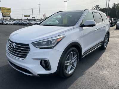 2017 Hyundai Santa Fe, $14495. Photo 4