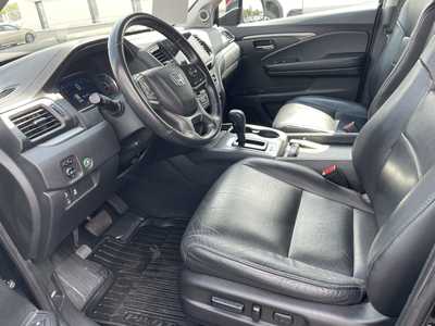 2019 Honda Pilot, $19997. Photo 12