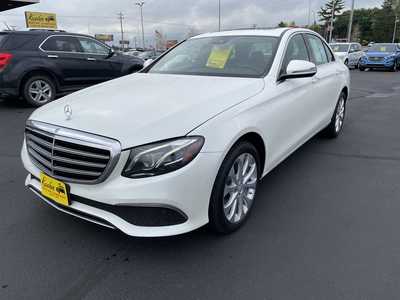 2017 Mercedes-Benz E-Class, $22897. Photo 4