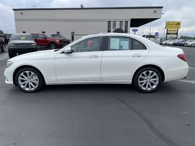 2017 Mercedes-Benz E-Class, $22897. Photo 5