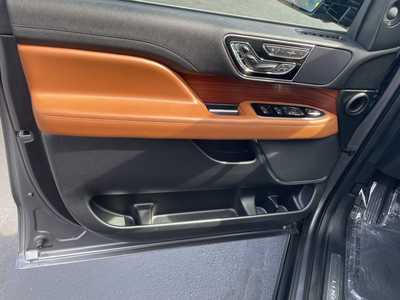 2021 Lincoln Navigator, $40983. Photo 11