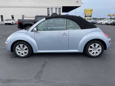 2009 Volkswagen Beetle, $9997. Photo 5