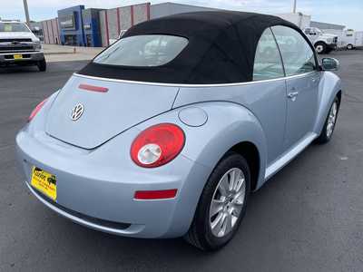 2009 Volkswagen Beetle, $9997. Photo 8