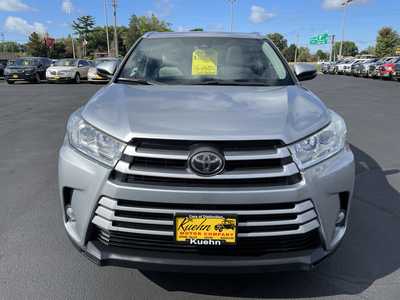 2017 Toyota Highlander, $22985. Photo 3