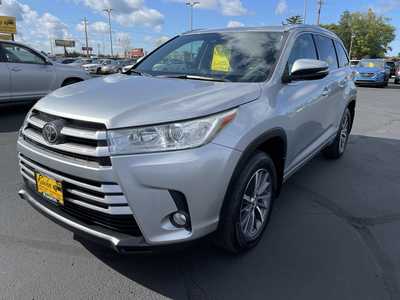2017 Toyota Highlander, $22985. Photo 4