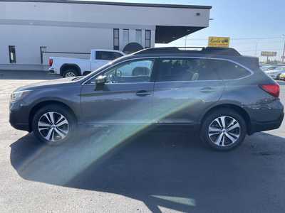 2018 Subaru Outback, $17987. Photo 5