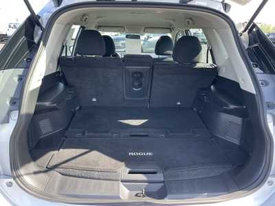 2015 Nissan Rogue, $8995. Photo 9